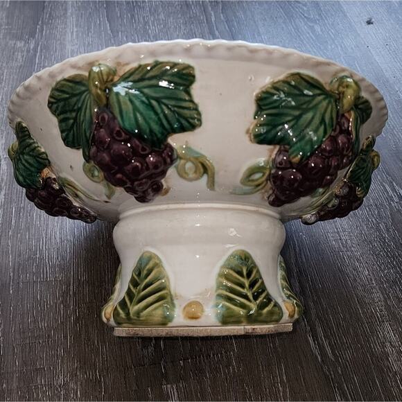 Vintage Italian Majolica Style large Pedestal Bowl with Grape Design‎ - Picture 2 of 15